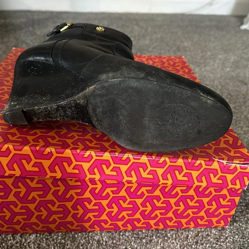 Tory Burch Milan wedge bootie, equestrian Calf boot. Size 9.5 - Picture 6 of 7